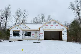 404 Sabine Dr, Muskegon, MI 49442 - Photo 1