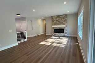 404 Sabine Dr, Muskegon, MI 49442 - Photo 7