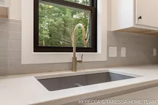 404 Sabine Dr, Muskegon, MI 49442 - Photo 29