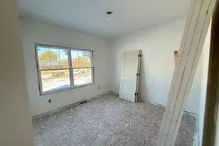 404 Sabine Dr, Muskegon, MI 49442 - Photo 11