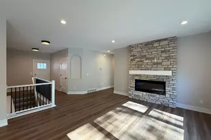 404 Sabine Dr, Muskegon, MI 49442 - Photo 9