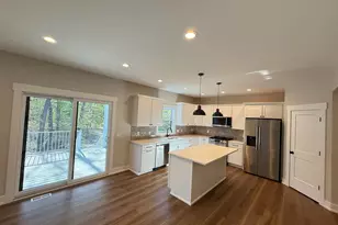 404 Sabine Dr, Muskegon, MI 49442 - Photo 5