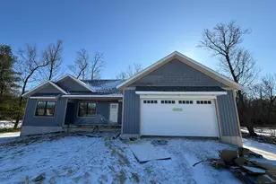 404 Sabine Dr, Muskegon, MI 49442 - Photo 1