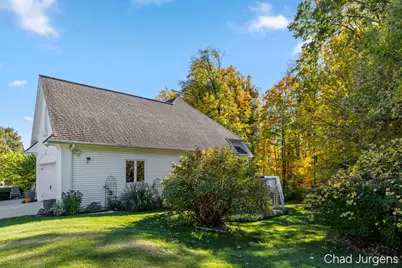 336 Normandy Court SW, Grandville, MI 49418 - Photo 7