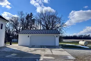 69640 Carls Rd, Sturgis, MI 49091 - Photo 5