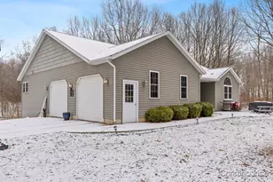 1020 Joshua Dr, Sheridan, MI 48884 - Photo 3