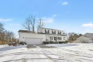 6331 Layton Rd, Fowlerville, MI 48836 - Photo 3