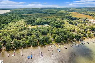 4472 W Higgins Lake Dr, Roscommon, MI 48653 - Photo 7