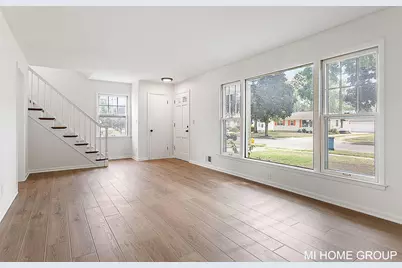 1313 Ellsmere Street NE, Grand Rapids, MI 49505 - Photo 9