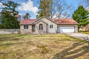 975 Glenwood Ave, Muskegon, MI 49445 - Photo 1