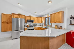 975 Glenwood Ave, Muskegon, MI 49445 - Photo 7