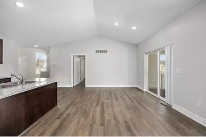 1368 S Village Circle, Kalamazoo, MI 49009 - Photo 5