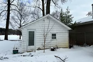 50330 Eastside Dr, Dowagiac, MI 49047 - Photo 11
