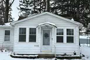 50330 Eastside Dr, Dowagiac, MI 49047 - Photo 1