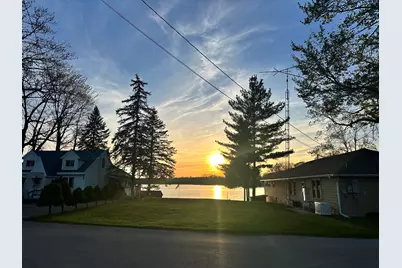 50330 Eastside Drive, Dowagiac, MI 49047 - Photo 13