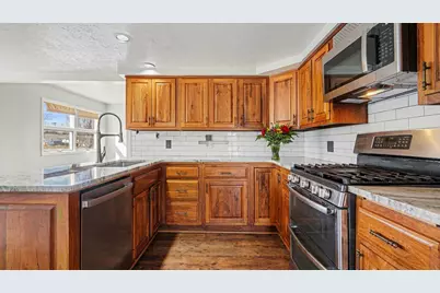 433 Argyle Crescent, Milan, MI 48160 - Photo 7