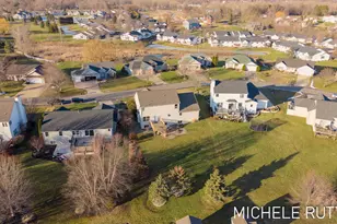 1399 Woodfield Dr, Zeeland, MI 49464 - Photo 15