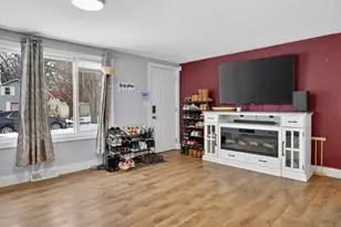 208 Sherwood St, Dowagiac, MI 49047 - Photo 5