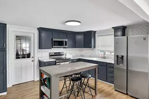 208 Sherwood St, Dowagiac, MI 49047 - Photo 9