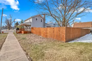 720 Hall St, Eaton Rapids, MI 48827 - Photo 3