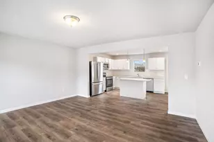 49070 Silver Oaks W, Mattawan, MI 49071 - Photo 3