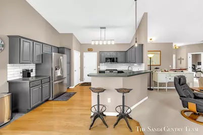 15308 Saddlebrook Court, Grand Haven, MI 49417 - Photo 13