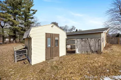 9211 Alpine Avenue NW, Sparta, MI 49345 - Photo 27