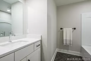 594 Sun Vale Ln, Grandville, MI 49418 - Photo 45