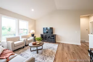 594 Sun Vale Ln, Grandville, MI 49418 - Photo 11