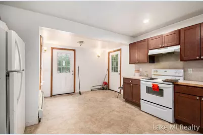 3201 Marshall Avenue SE, Grand Rapids, MI 49508 - Photo 7