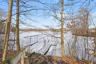 337 Horseshoe Ct, Plainwell, MI 49080 - Photo 3