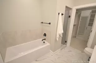 580 Sun Vale Ln, Grandville, MI 49418 - Photo 11