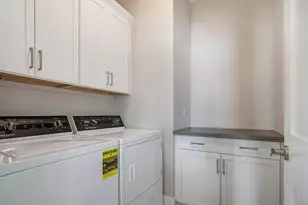 552 Sun Vale Ln, Grandville, MI 49418 - Photo 11