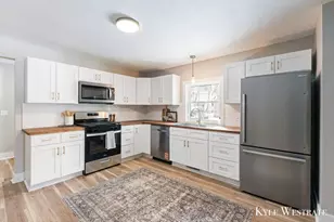 10227 S Norris Rd, Delton, MI 49046 - Photo 9