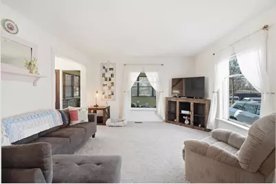 614 E Washington Street, Ionia, MI 48846 - Photo 5