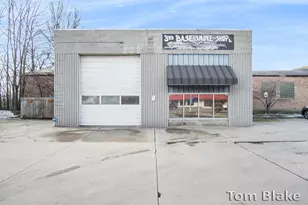 793 W Laketon Ave, Muskegon, MI 49441 - Photo 1