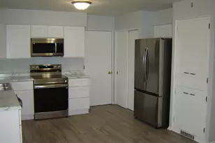 271 68th St SW, Grand Rapids, MI 49548 - Photo 3