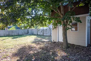 85 Doremus Ave, Waterford, MI 48328 - Photo 21