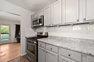 85 Doremus Ave, Waterford, MI 48328 - Photo 3