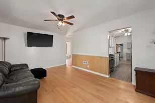 85 Doremus Ave, Waterford, MI 48328 - Photo 13