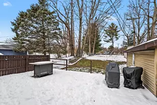 331 E Parsons Ave, Watervliet, MI 49098 - Photo 15