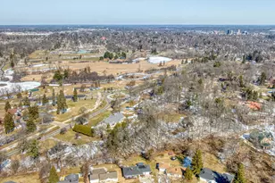 1910 Essex Ln, Jackson, MI 49203 - Photo 69