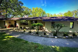 1910 Essex Ln, Jackson, MI 49203 - Photo 5