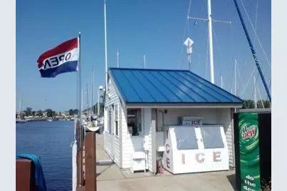 3429 Fulton Avenue #C-32, Muskegon, MI 49441 - Photo 11