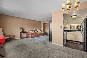 25140 Potomac Dr, South Lyon, MI 48178 - Photo 3