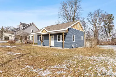 516 W Montcalm Street, Greenville, MI 48838 - Photo 3