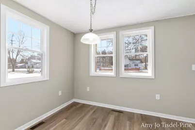 516 W Montcalm Street, Greenville, MI 48838 - Photo 9