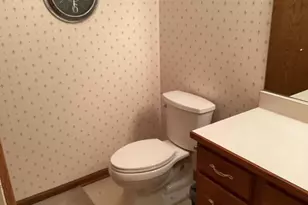 811 Clarewood Ct, Holland, MI 49423 - Photo 17