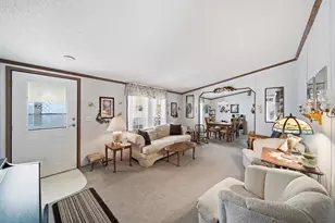 909 Savannah River Dr, Adrian, MI 49221 - Photo 7