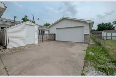 106 Prairie Avenue, White Pigeon, MI 49099 - Photo 3